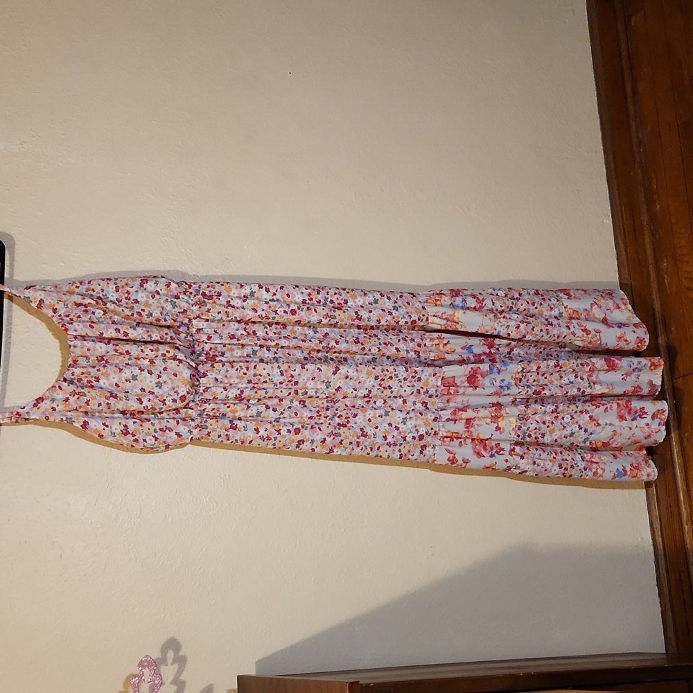 ELLE SIZE MEDIUM MAXI FLORAL DRESS